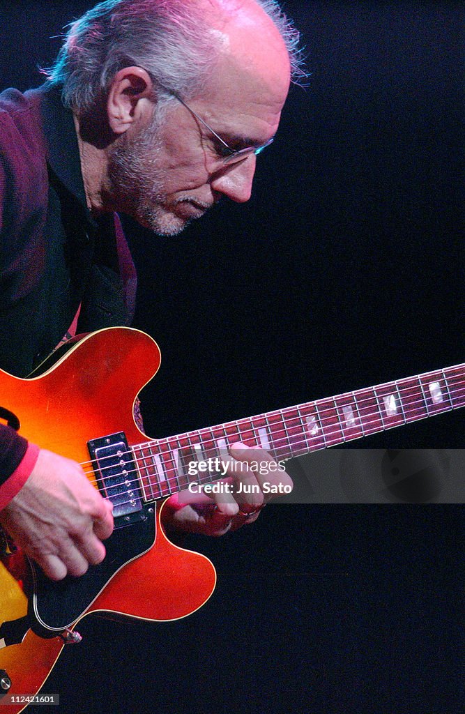 Larry Carlton of Fourplay during An Evening of Fourplay 