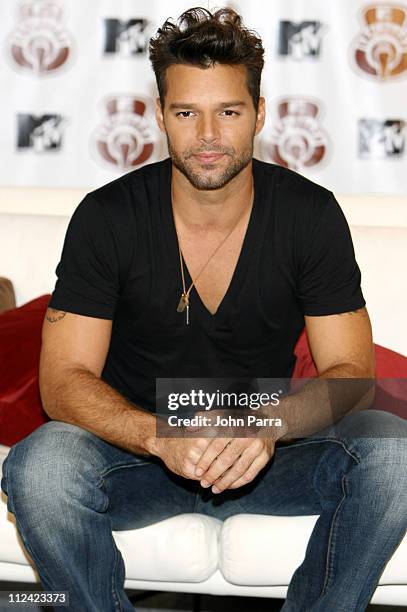 1,340 Ricky Martin Mtv Photos & High Res Pictures - Getty Images