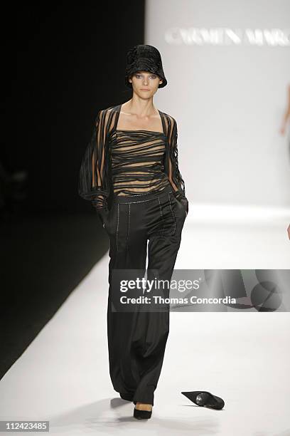 Fabiana Semprebom wearing Carmen Marc Valvo Fall 2007