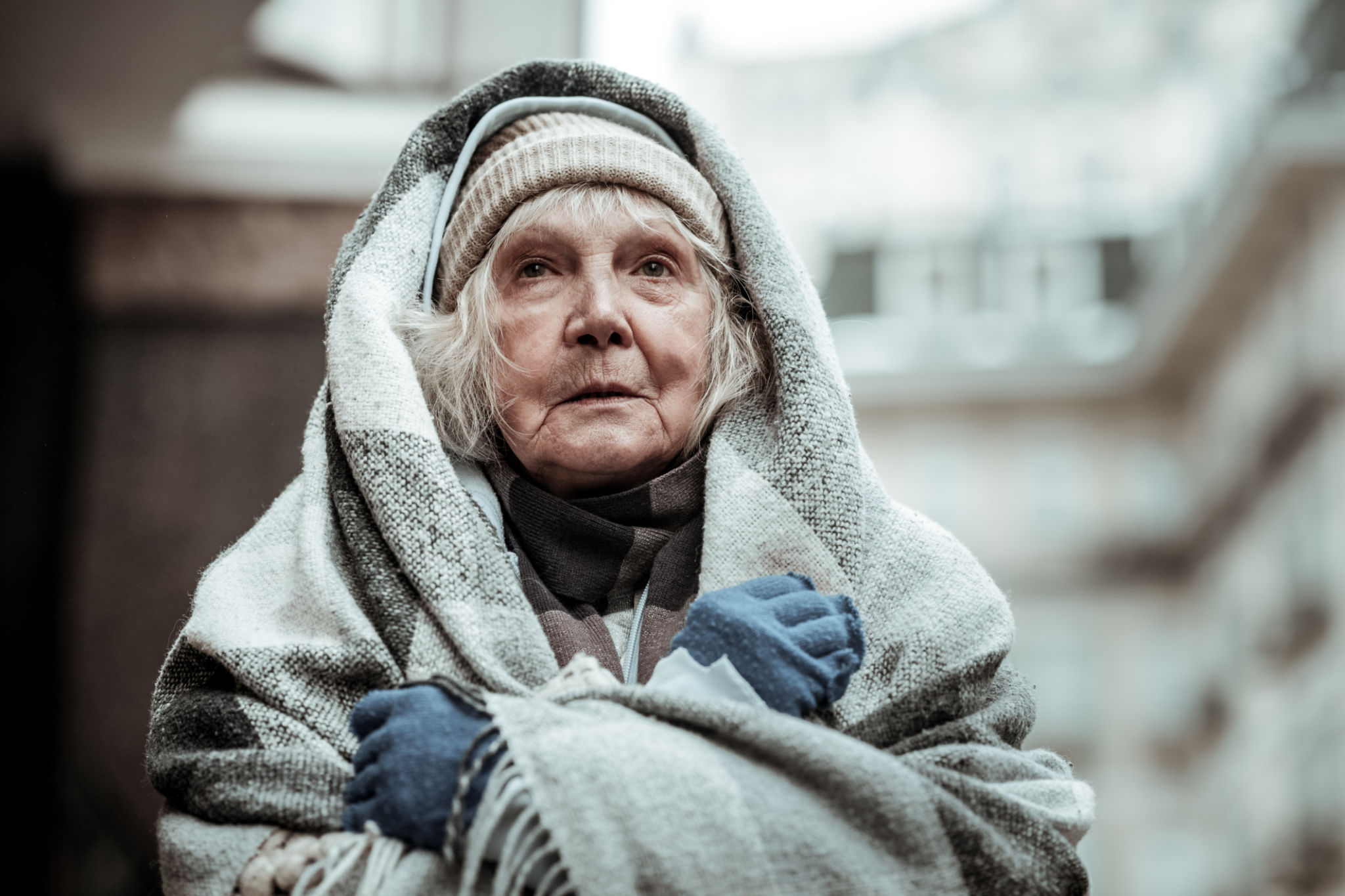 women homeless cold