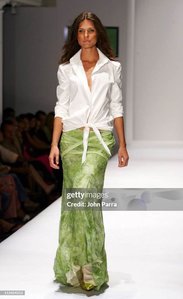 Funksion Fashion Week Miami - Esteban Cortazar - SpringSummer 2005