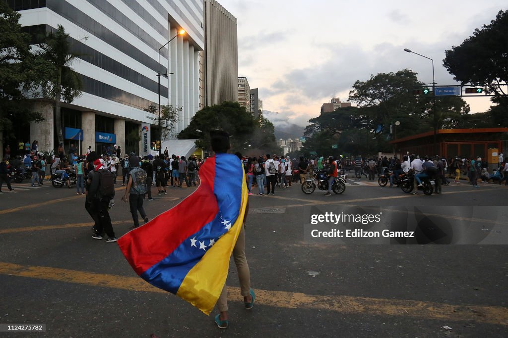 Venezuelan Opposition Leader Declares Self Interim President