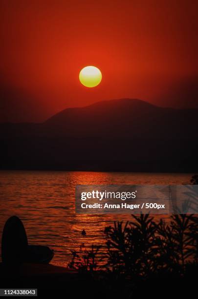 Sunfall Red Red Sundown Photos and Premium High Res Pictures - Getty Images