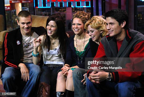 Chad Michael Murray, Sophia Bush, Bethany Joy Lenz, Hilarie Burton and James Lafferty of "One Tree Hill"