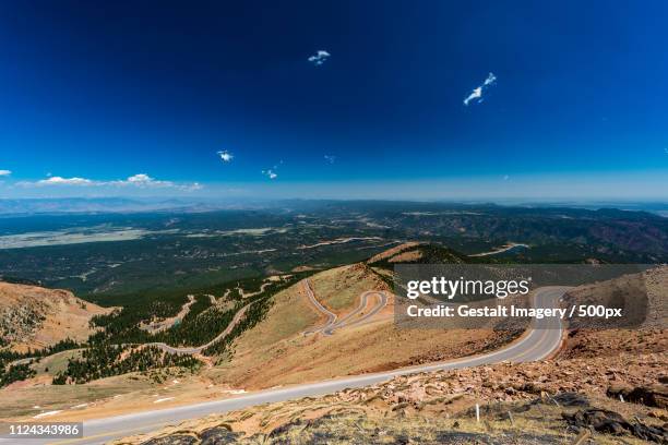 pikes peak colorado - front range mountain range fotografías e imágenes de stock