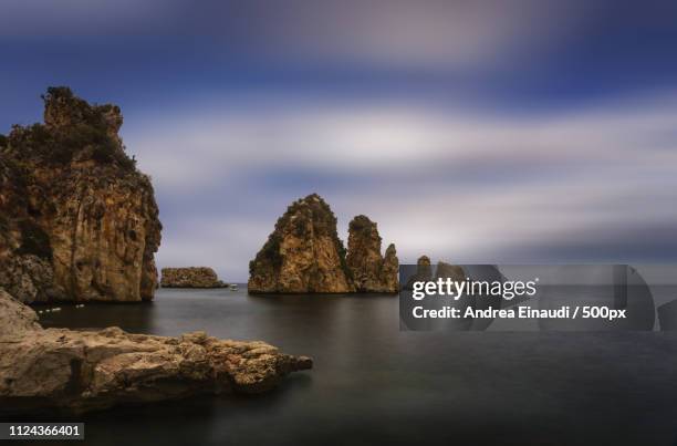 sea of tranquillity scopello - esposizione lunga fotografías e imágenes de stock