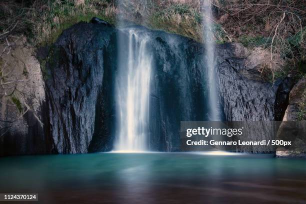 cascata san giuliano, italy. waterfall, long exposure. - giuliano rios fotografías e imágenes de stock