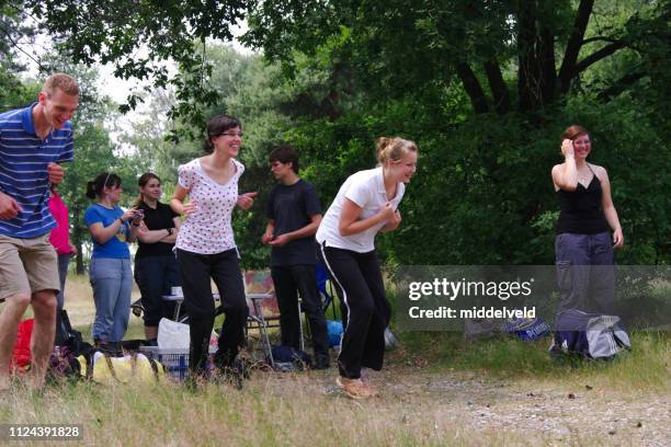 camp de jeunesse - championnat jeunes photos et images de collection