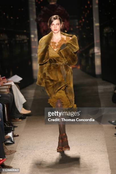 Jessica Miller wearing Donna Karan Fall 2004 during Olympus Fashion Week Fall 2004 - Donna Karan - Runway at Eyebeam in New York City, New York,...
