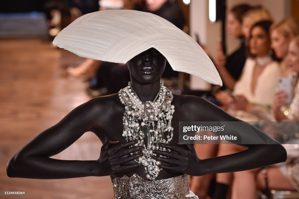 Balmain Paris : Runway - Paris Fashion Week - Haute Couture Spring Summer 2019