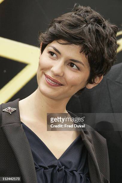 70 The Da Vinci Code Cast Name Eurostar Train May 16 2006 Photos and  Premium High Res Pictures - Getty Images