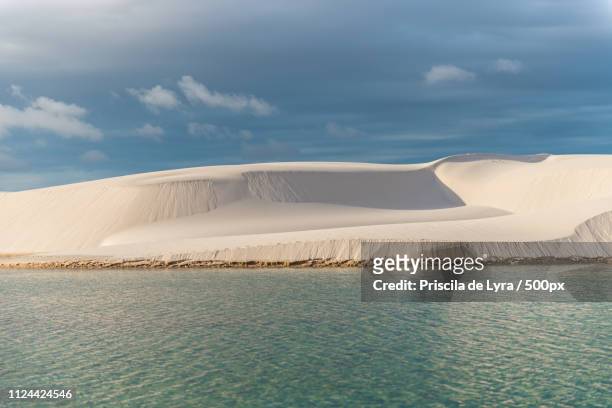 lagoon and sand dunes in lencois maranhenses national park - parque nacional - fotografias e filmes do acervo