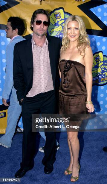 Luke Wilson and Kate Hudson during 2003 MTV Movie Awards - Arrivals at The Shrine Auditorium in Los Angeles, California, United States.