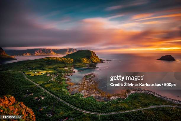 beautifle lofoten - midnight sun norway ストックフォトと画像