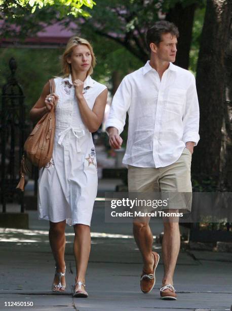 Actress Claire Danes and actor Hugh Dancy walking through the West Village on July 1, 2007 in New York.