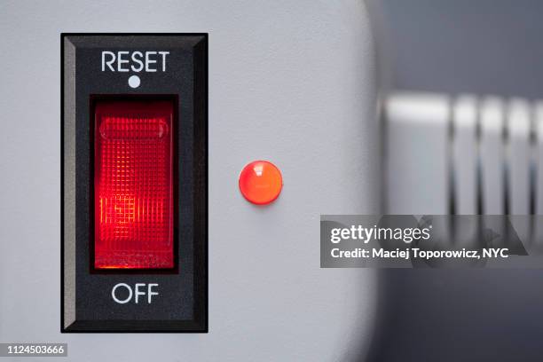 close up of an electric cord with a switch. - schalter stock-fotos und bilder