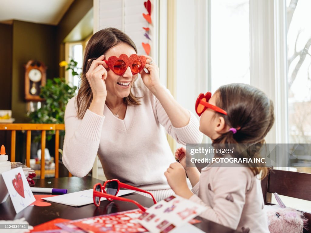 Mãe e filha artesanato para dia dos namorados