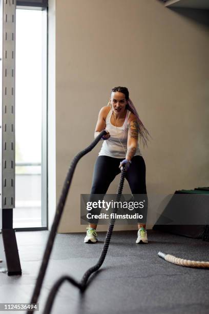 curvy women in the gym - fat loss stock pictures, royalty-free photos & images