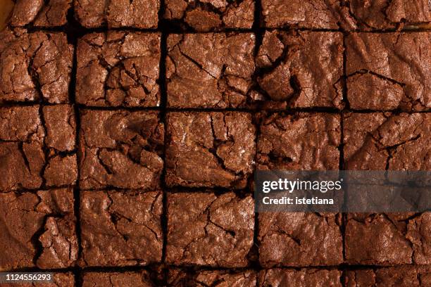 chocolate brownie cake background - brownie stockfoto's en -beelden