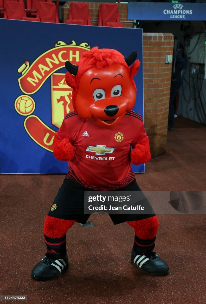 Manchester United v Paris Saint-Germain - UEFA Champions League Round of 16: First Leg