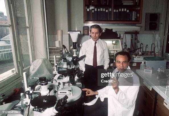 French biochemists Jacques Monod and François Jacob work in their... News Photo - Getty Images