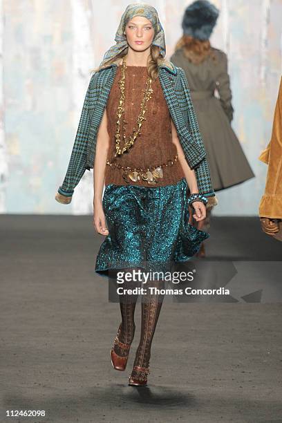 Daria Werbowy wearing Anna Sui Fall 2005 during Olympus Fashion Week Fall 2005 - Anna Sui - Runway at The Tent, Bryant Park in New York City, New...
