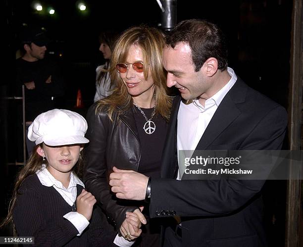 Rosanna Arquette and daughter Zoe with Jeff Vespa during Motorola Hosts Opening of "Hollywood Graffiti" - First Exhibition from Artist Jeff Vespa to...