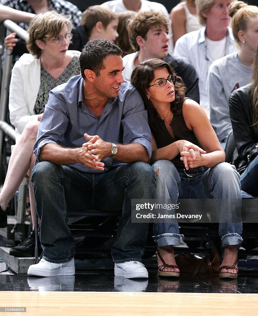 Celebrities Attend Los Angeles Sparks vs New York Liberty Game - June 3, 2006