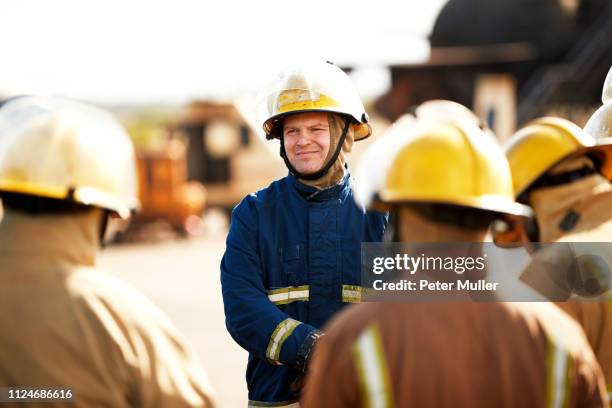 Firemen Firemen At Work Photos and Premium High Res Pictures - Getty Images