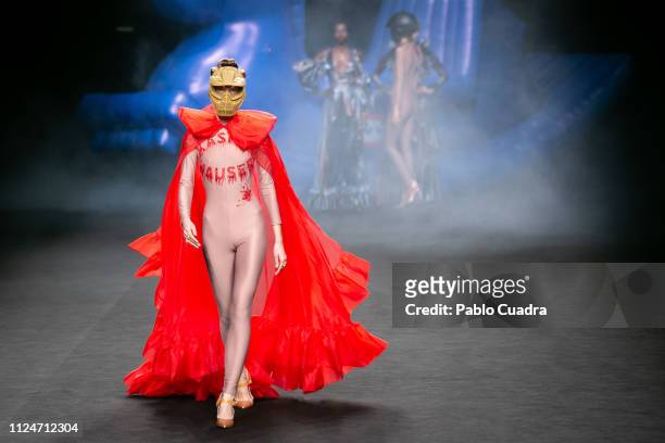 Model walks the runway at the Ana Locking fashion show during the Mercedes Benz Fashion Week Autumn/Winter 2019-2020 at Ifema on January 25, 2019 in...