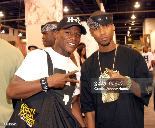 Floyed Mayweather, Jr. And Juelz Santana during 2005 Magic Convention - Fall Season - Day 2 - Celebrity Sighting at Las Vages Convention Center in...
