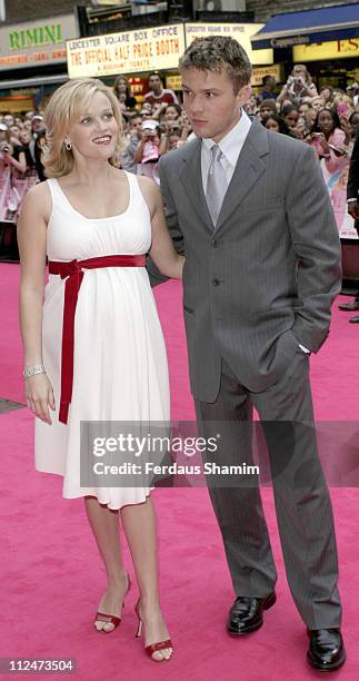 Reese Witherspoon and Ryan Phillippe during "Legally Blonde 2: Red, White & Blonde" London Premiere - Arrivals at Warner Cinema, Leciester Square in...