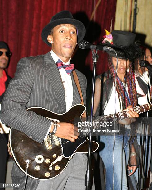 13 Raphael Saadiq Tony Toni Tone And Joi Performances At S O B Stock ...