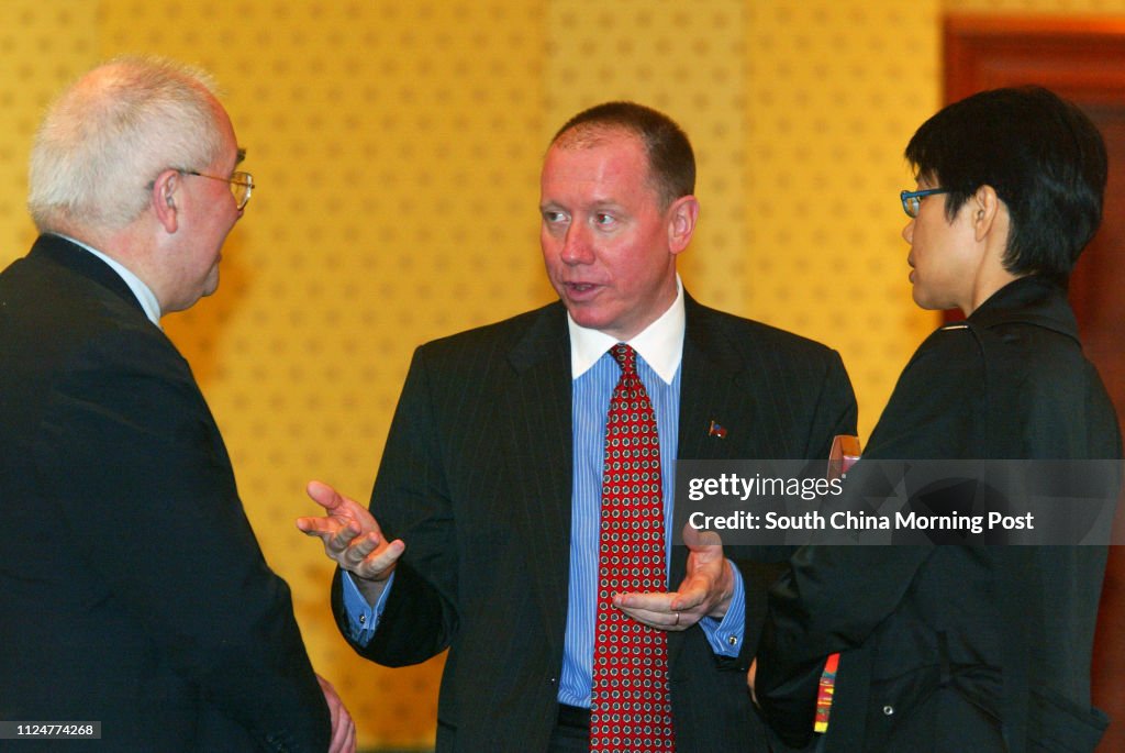 James Keith Rihari US Consul in HK James Keith delivers his farewell speech to members ...