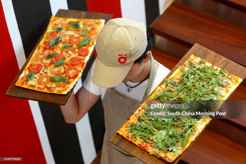 New restaurant Cafe O, 284 Queen's Road Central, Sheung Wan.--- Pizza one metre, Tomato Basil & Eggplant Rocket. 13 June 2005