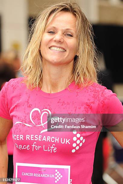 Linda Barker attends Photocall for Cancer Research UK's Race for Life at Hyde Park on July 19, 2009 in London, England.