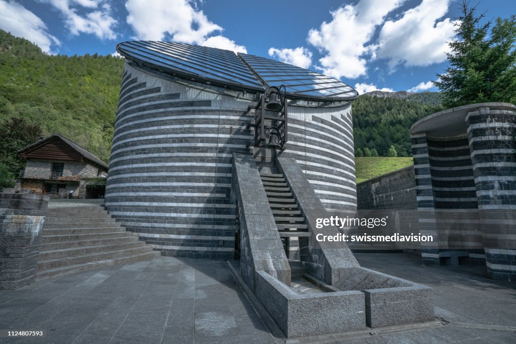Kirche St. Giovanni Battista von Mongo in Valle Maggia, Tessin, Schweiz