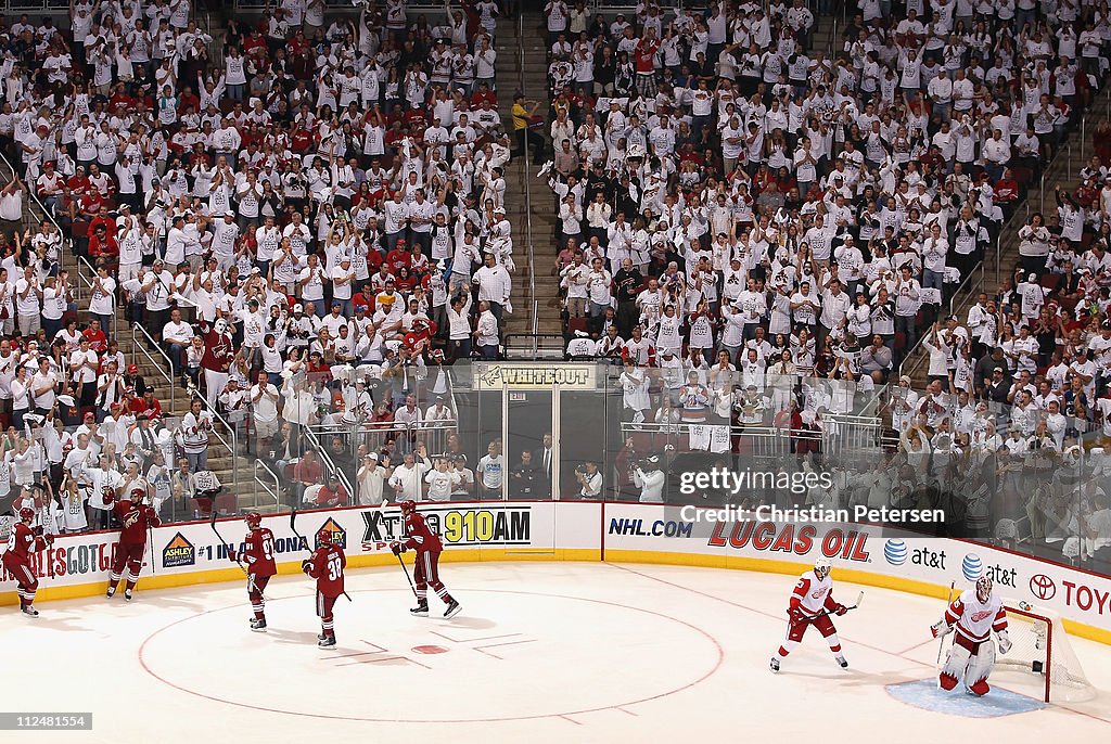 Detroit Red Wings v Phoenix Coyotes - Game Three