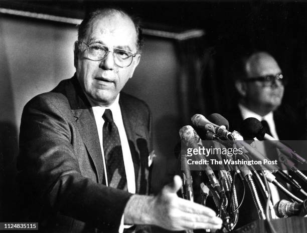 Political activist Lyndon La Rouche speaks at a press conference at the National Press Club in Washington, DC on May 5, 1988.