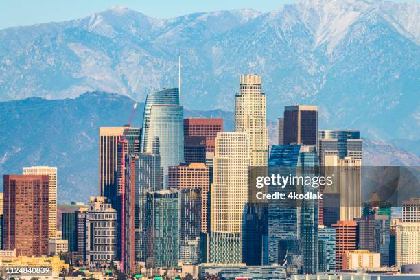 los angeles skyline - san gabriel mountains stock pictures, royalty-free photos & images