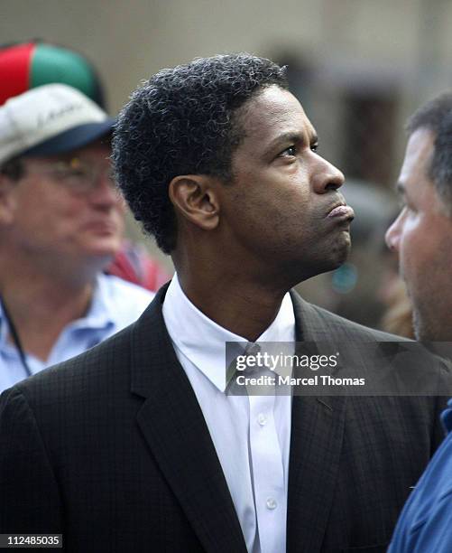 Denzel Washington during Denzel Washington and Russell Crowe on the set "American Gangster" - September 16, 2006 at Lower Manhattan in New York City,...