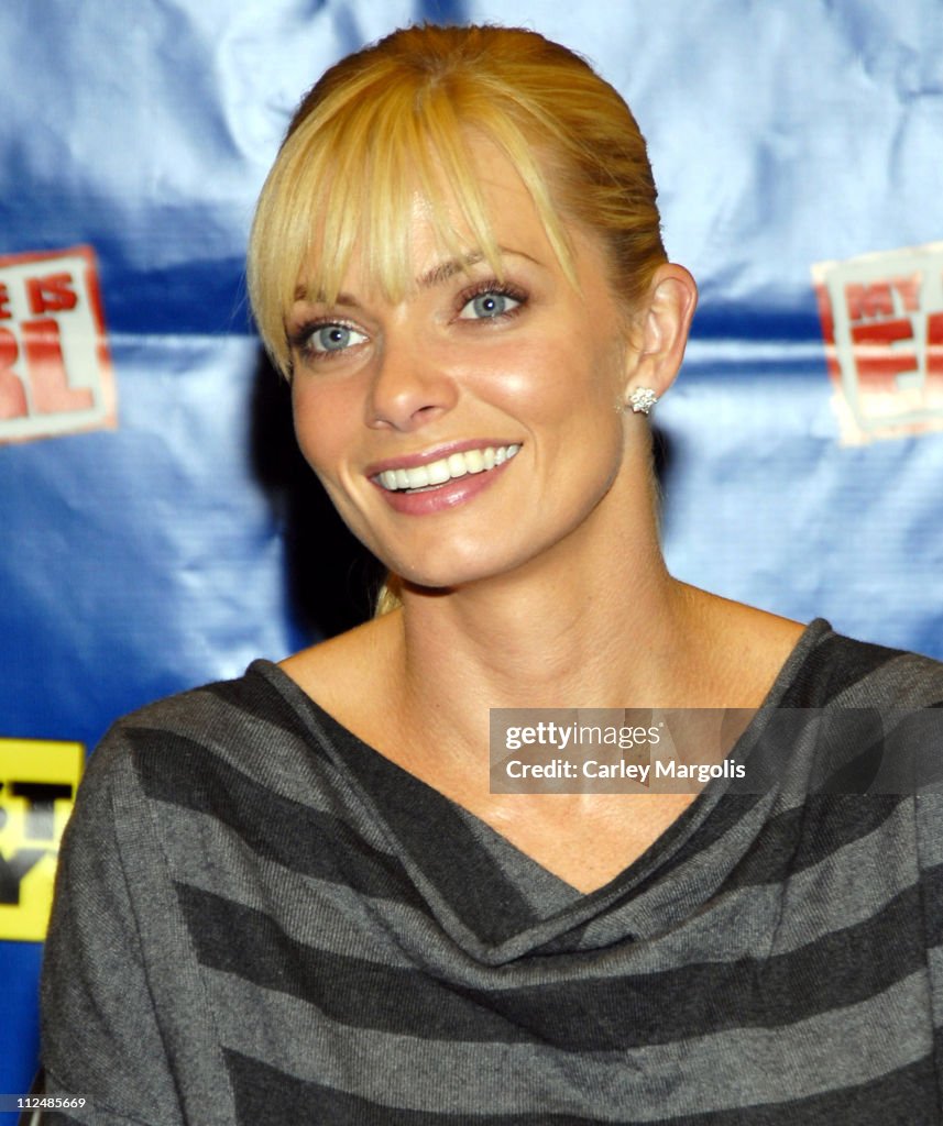 Jaime Pressly During My Name Is Earl Cast In Store Appearance At jaime-pressly-during-my-name-is-earl-cast-in-store-appearance-at