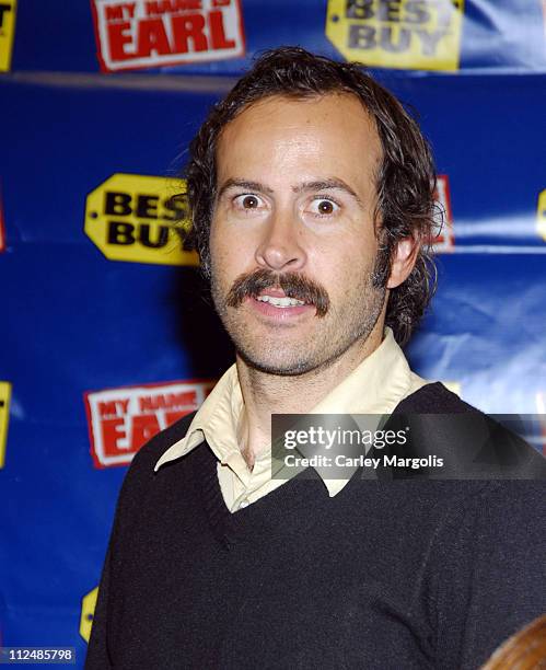 Jason Lee during "My Name is Earl" Cast In Store Appearance at Best Buy - September 19, 2006 at Best Buy in New York City, New York, United States.
