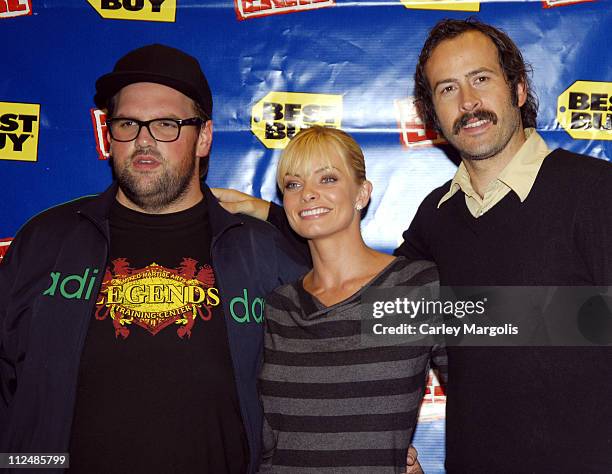 Ethan Suplee, Jaime Pressly and Jason Lee during "My Name is Earl" Cast In Store Appearance at Best Buy - September 19, 2006 at Best Buy in New York...