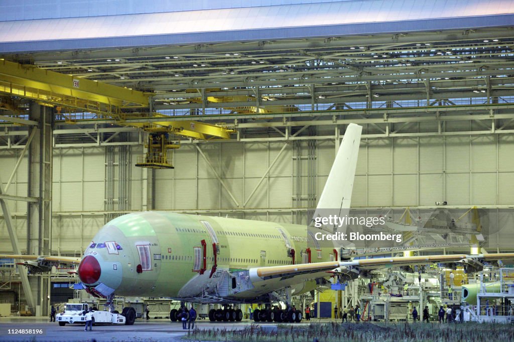 File: Airbus Kills The A380, The World's Largest Passenger Plane