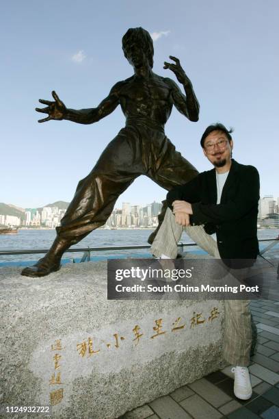 Bruce Lee's younger brother Robert Lee Chun-fai picture in front of..., Foto di attualità