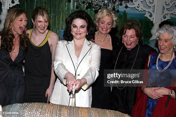 Rebecca Gayheart, Lily Rabe, Delta Burke, Christine Ebersole, Marsha Mason, and Frances Sternhagen with the Armadillo cake