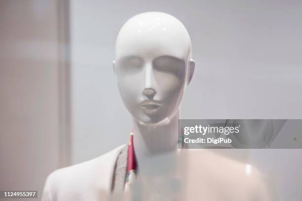 white female like mannequin - mannequin head stock pictures, royalty-free photos & images