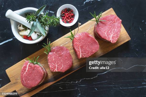 raw beef medallions - beef tenderloin stock pictures, royalty-free photos & images