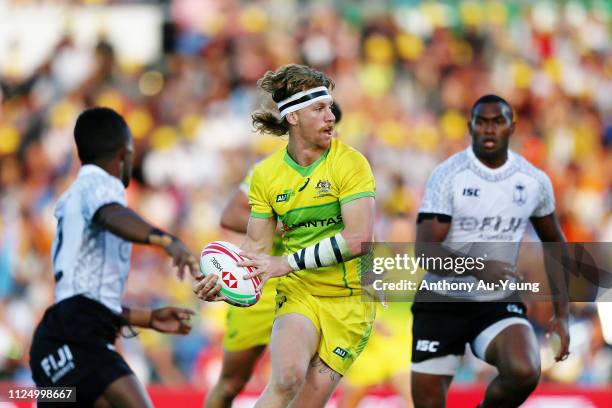 Ben O'Donnell of Australia makes a run against Fiji during day one of the 2019 Hamilton Sevens at FMG Stadium on January 26, 2019 in Hamilton, New...